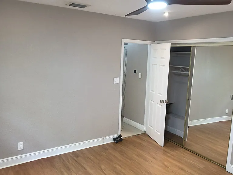 650 Campus Cir — Photo 12