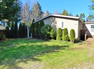 1079 10th St NE, Bandon, OR 97411