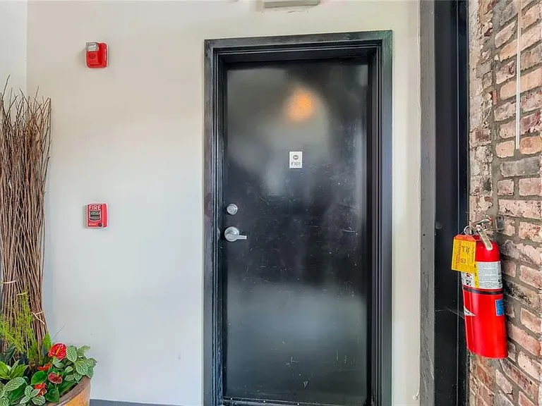 170 Boulevard SE #101F — Photo 9