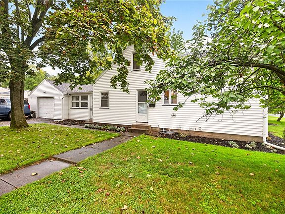 4th image of 129 Shorewood Dr