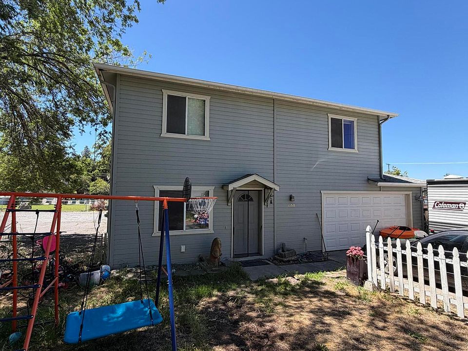1st image of 2055 Oregon Ave
