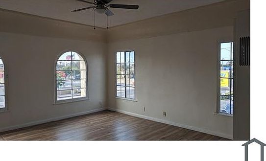 3rd image of 333 W Manchester Blvd #4