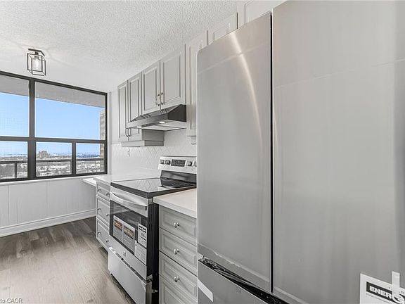 3rd image of 21 Knightsbridge Rd #1507