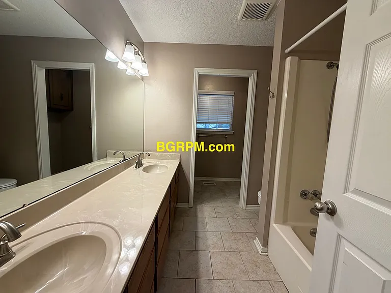 119 Foxdell Cir — Photo 7