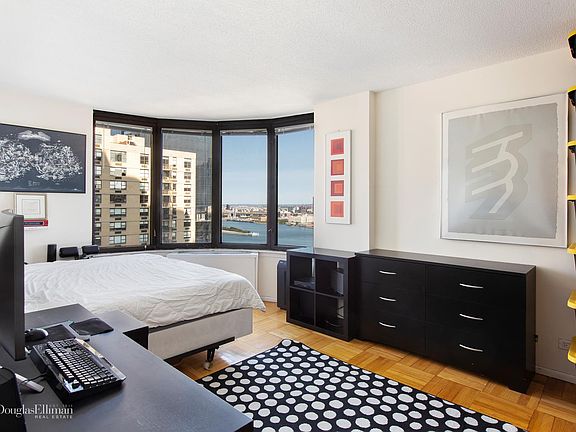 4th image of 330 E 38th St APT 34I