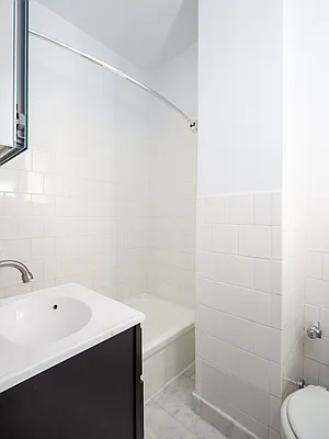 Rented by City Connections Realty | media 10