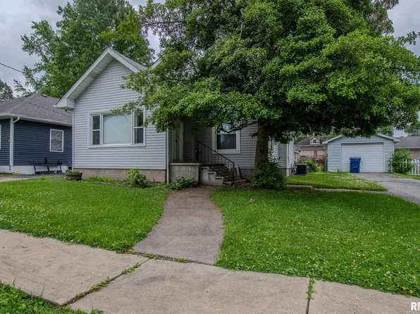 1206 E Oak St, West Frankfort, IL 62896