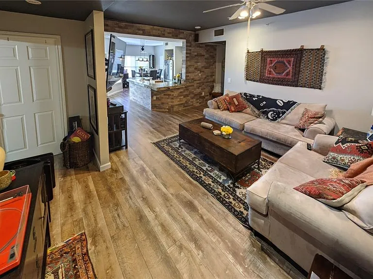 2320 Gracy Farms Ln #723 — Photo 5