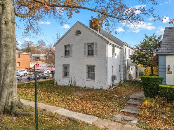 52-06 Bowne Street image 7 of 16