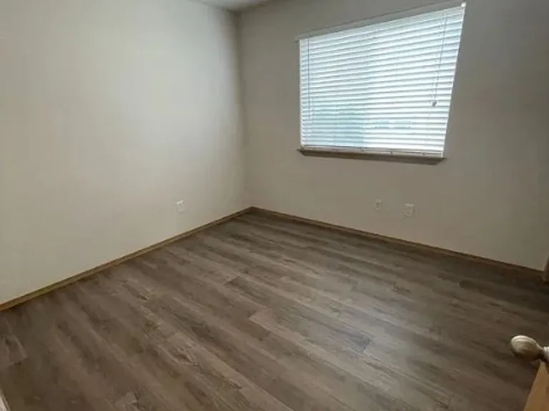 5756 Legoe Ave — Photo 14