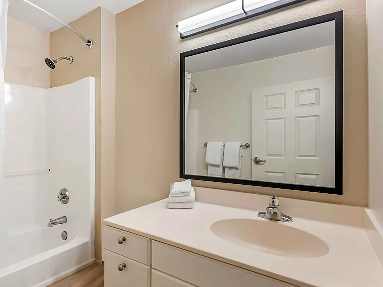 Deluxe Studio - 2 Full Beds