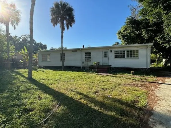 11367 Redbud Ln, Bonita Springs, FL 34135