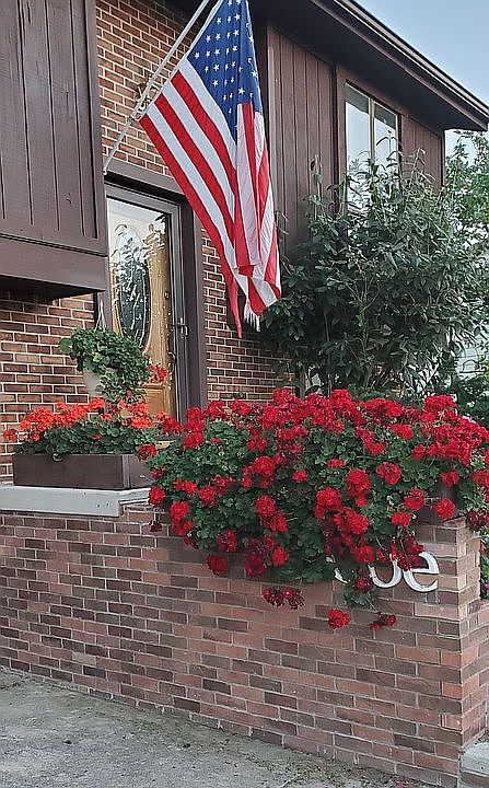 2nd image of 1088 Rosewood Dr