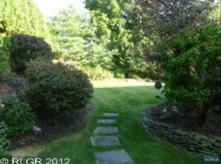 5 Foxboro Rd, Wayne, NJ 07470