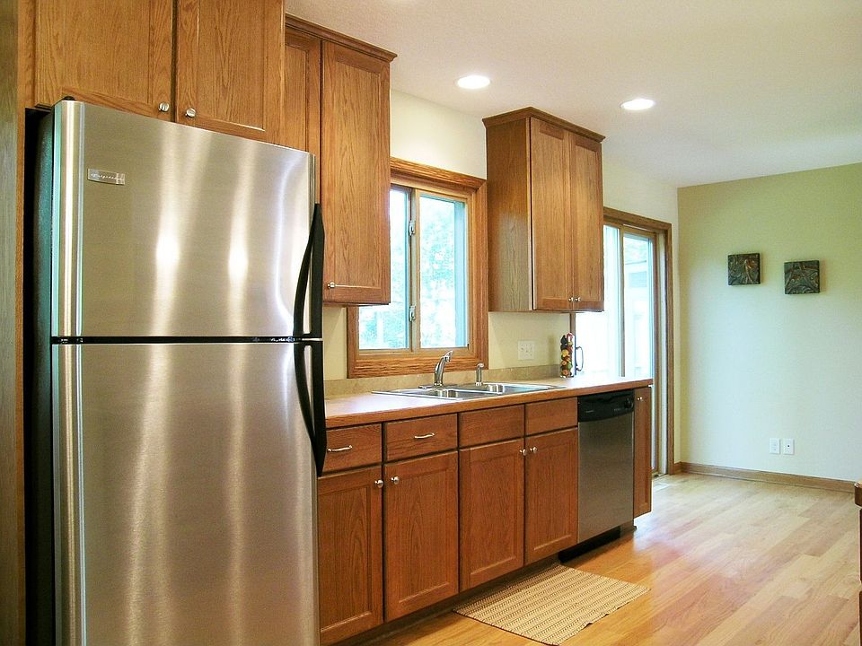 1st image of 3411 Maplewood Dr