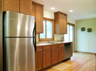 3411 Maplewood Dr, Saint Anthony, MN 55418