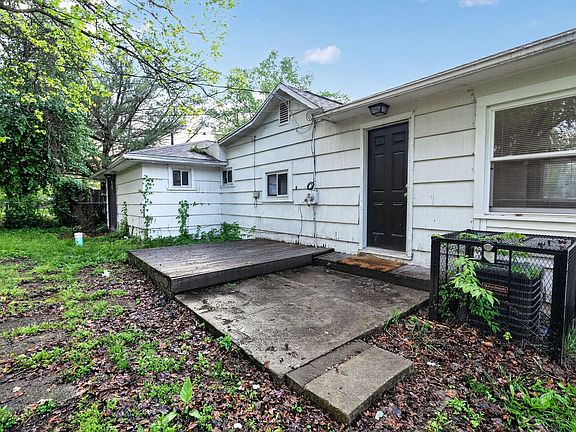 4th image of 2083 Ormond Ave