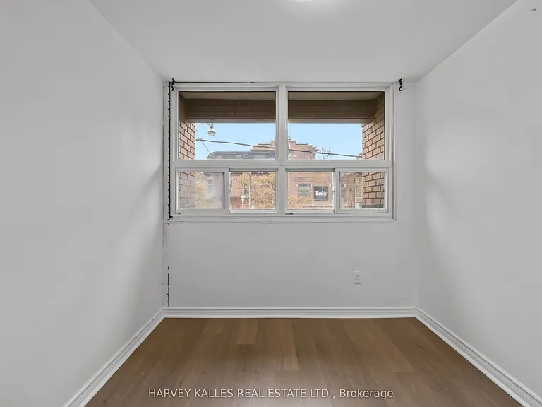 353 Queen St W #10 — Photo 18