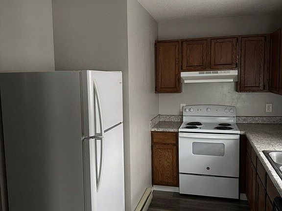 3rd image of 614 Lincoln Ave #1