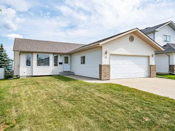 19 N Fulmar Close, Sylvan Lake, AB T4S 2K6