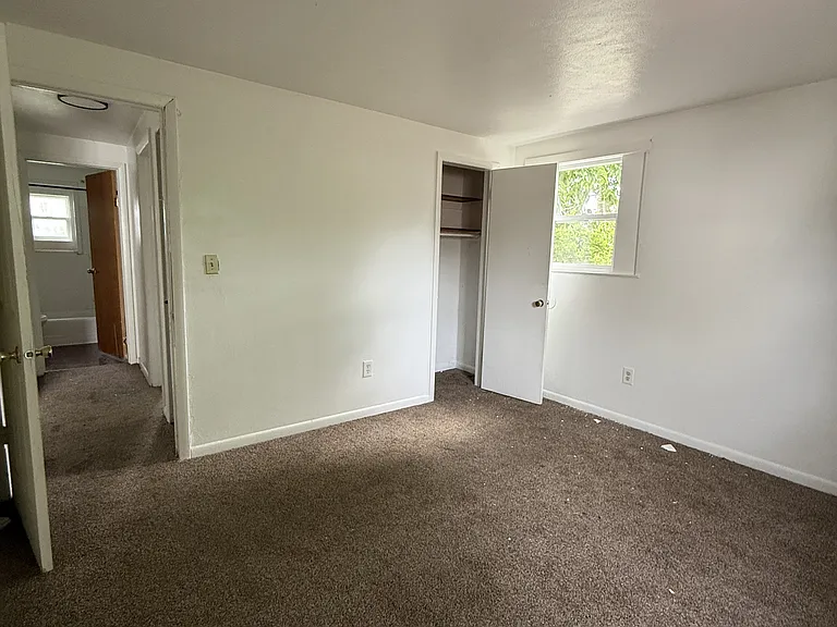 100-102 W Lindberg Dr — Photo 8