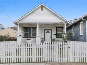 3725 S Galvez St, New Orleans, LA