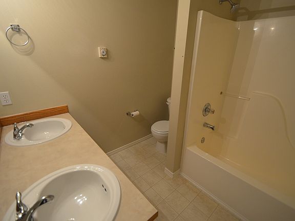 4th image of 21203 83rd St E