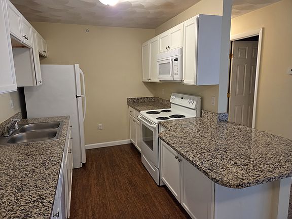 3rd image of 86 Waterman Ave APT 18