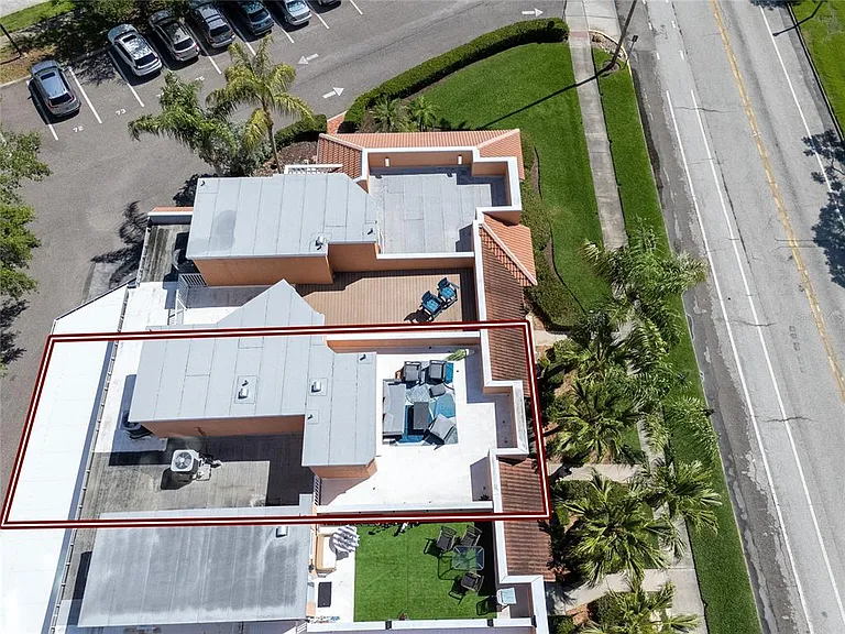 920 N Shore Dr NE — Photo 45