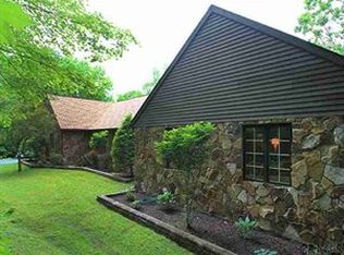 31 Holly Hill Rd, Averill Park, NY 12018