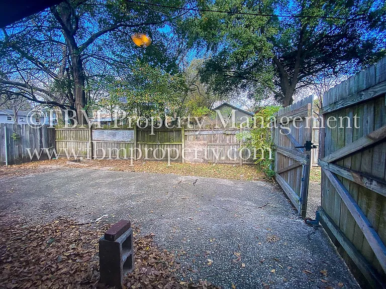 Coming Soon - 202 N 23 1/2 St - Cozy 2 Bedroom, 1 Bathroom With Fenced Yard in Corsicana TX! — Photo 11