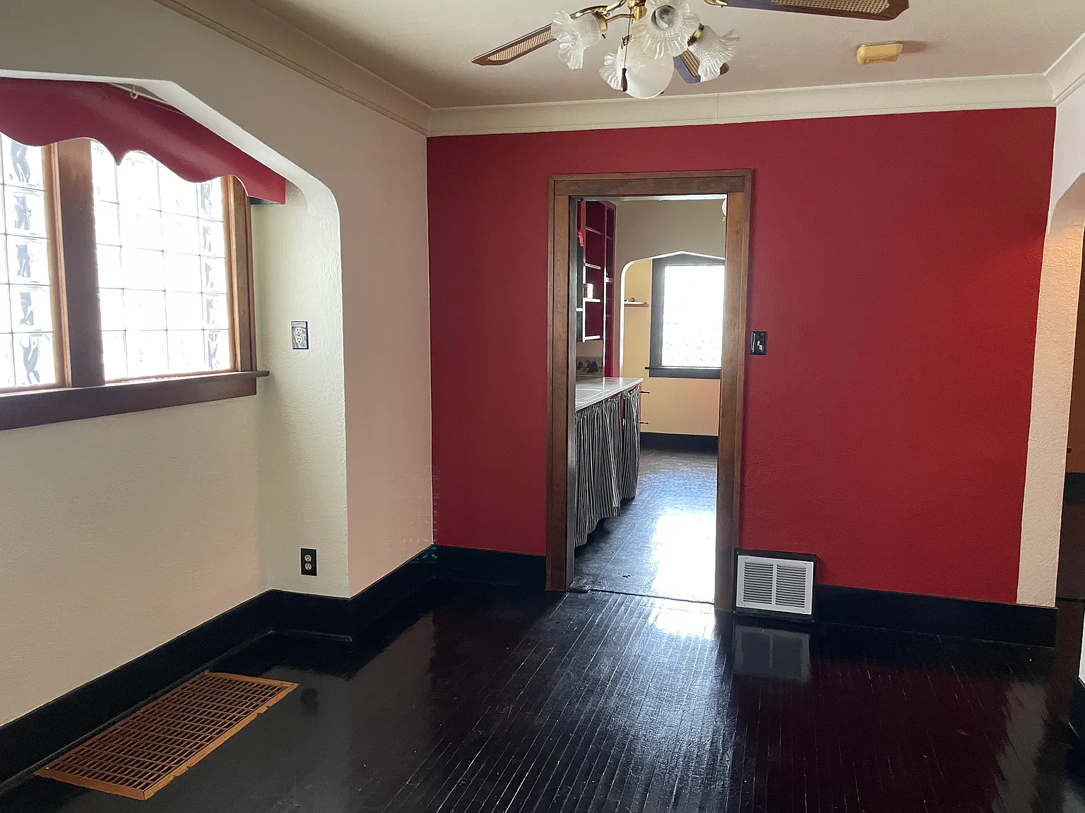 3 bed, 1600 sqft, $1,295 — Photo 3