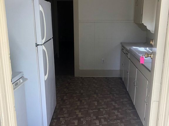 2nd image of 710 E Thomas St