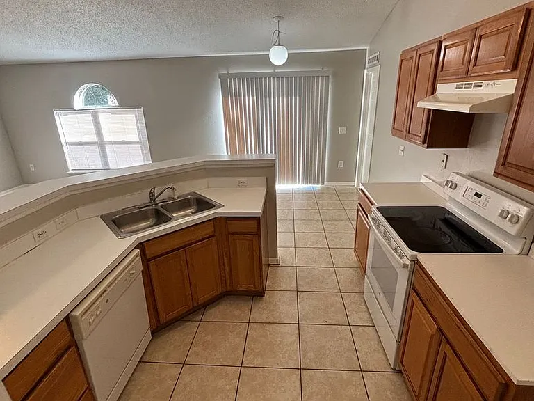1613 Sail Dr — Photo 9
