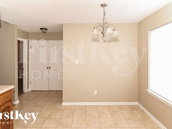5th image of 8491 Highland Glen Cir N