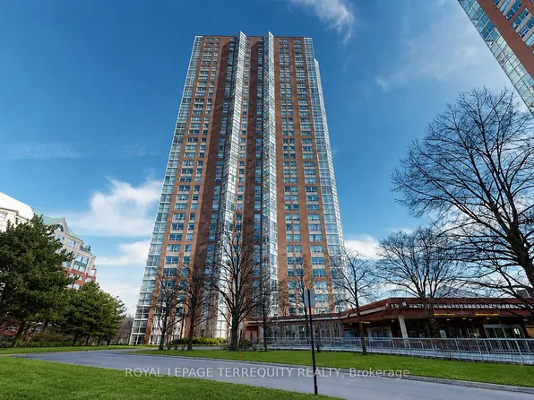7 Concorde Pl, Toronto, ON