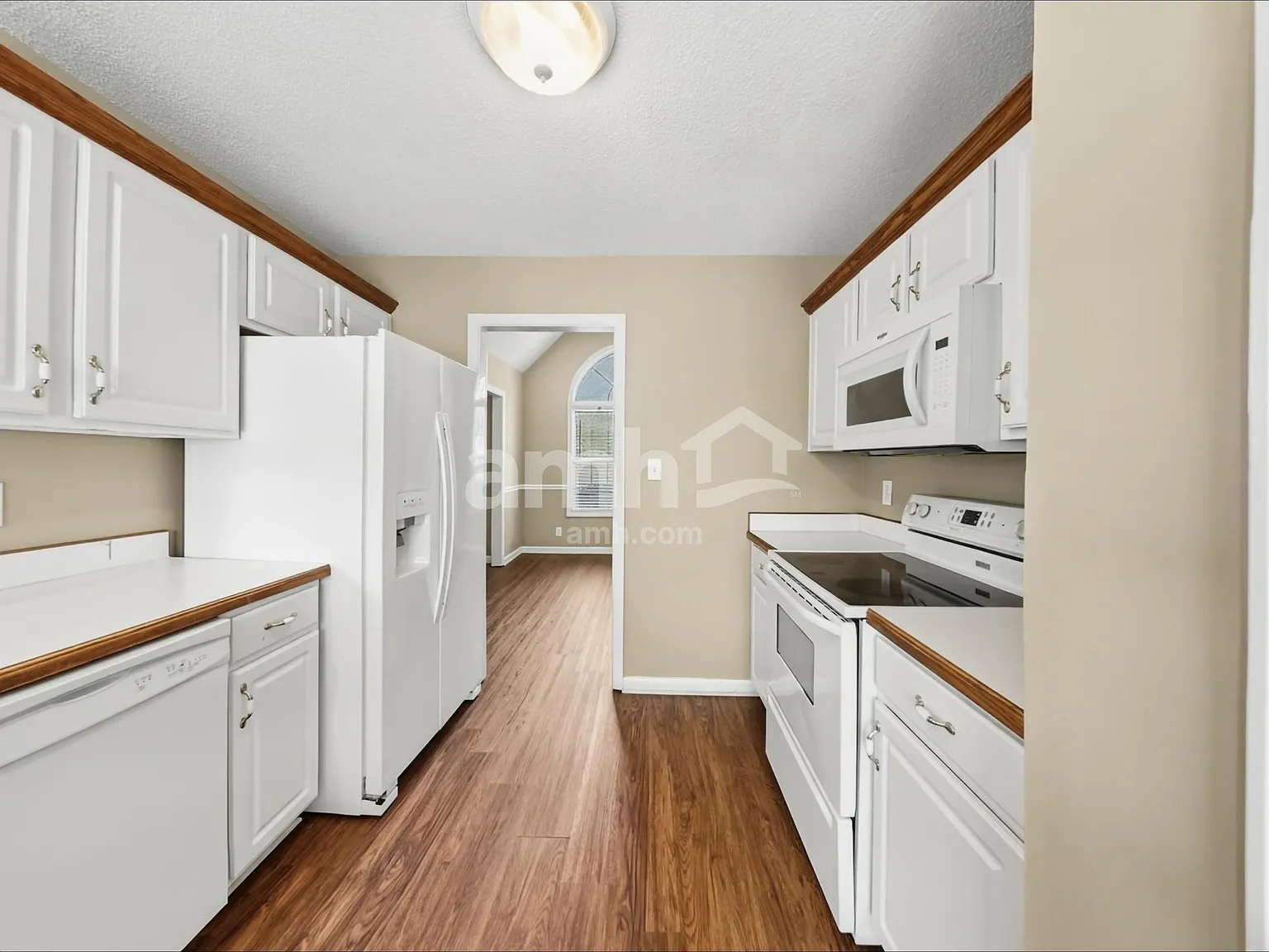 3 bed, 2.5 bath, 1874 sqft, $2,150 — Photo 4