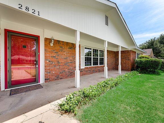 2nd image of 2821 Auburn Dr