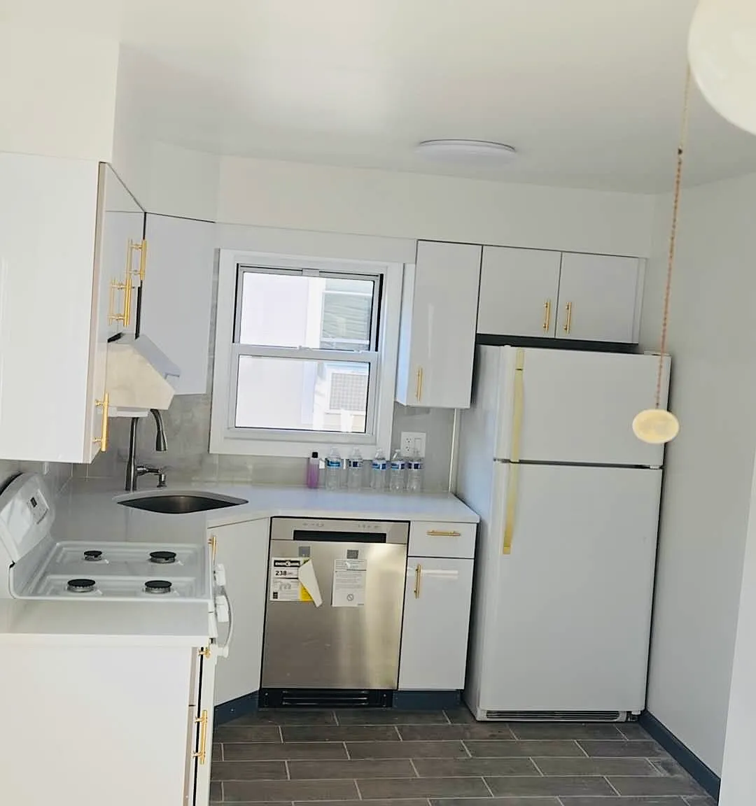 3 bed, 1267 sqft, $4,900 — Photo 2