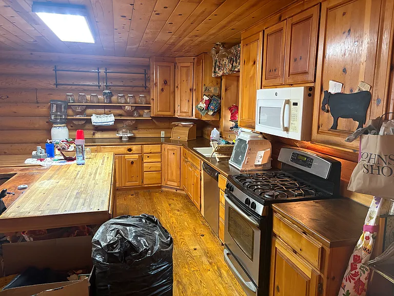 142 Wayman Ln — Photo 8