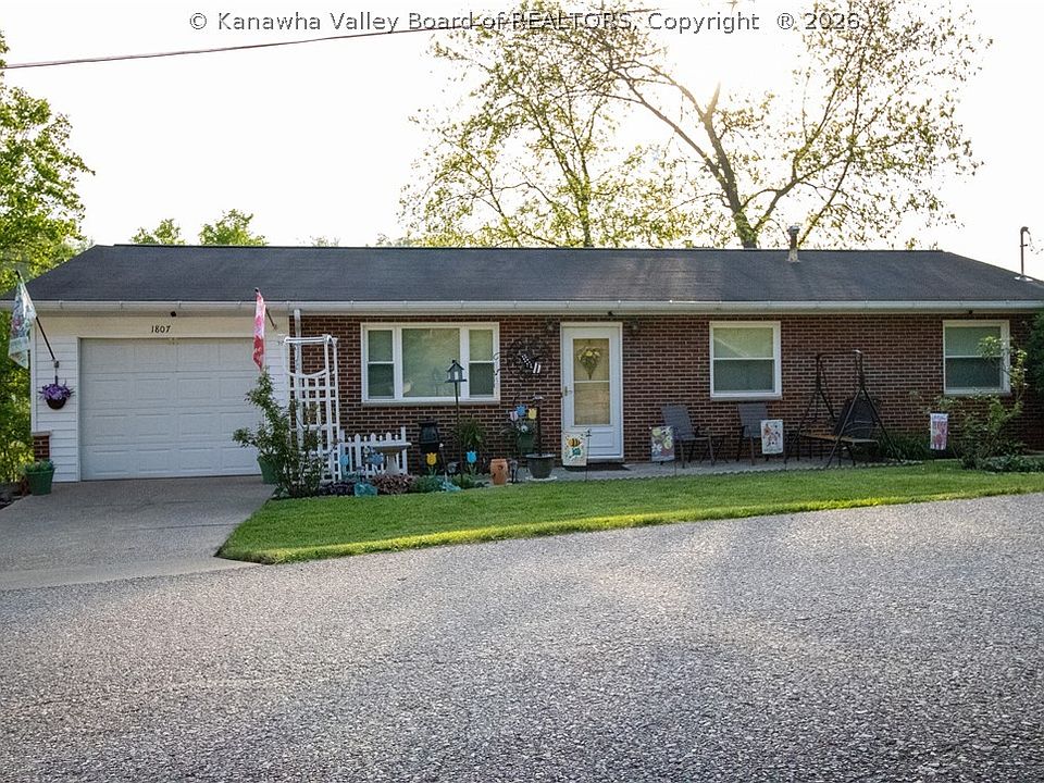 1st image of 1807 Maple Dr
