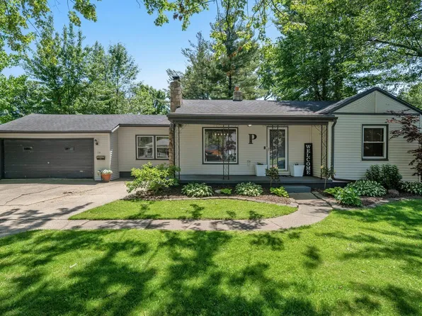 21316 Bayside St, Saint Clair Shores, MI 48081