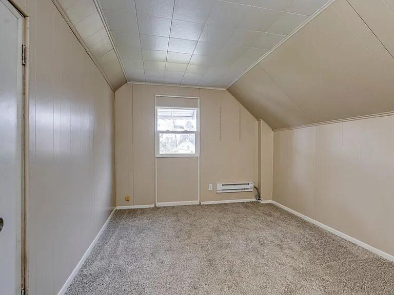 426 E Lake St — Photo 5