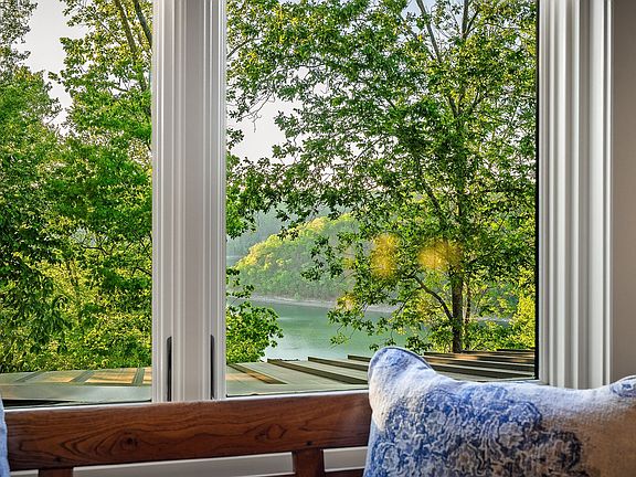 47th image of 415 Summer Breeze Dr