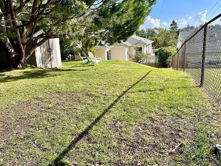 719 S Juanita Ave — Photo 16