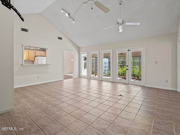 4th image of 133 OCEAN HOLLOW Lane