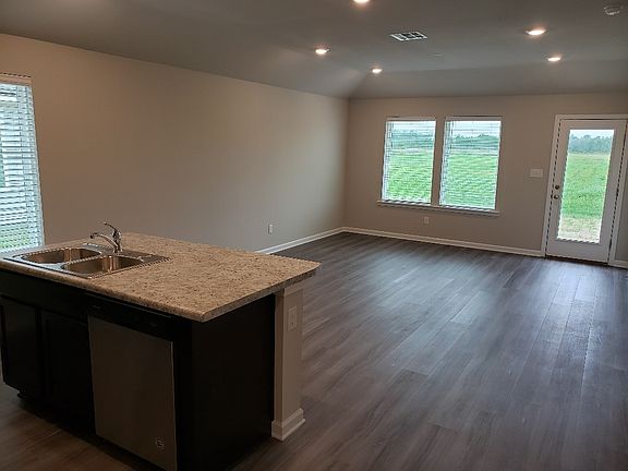 2nd image of 5679 Magnolia De Christophe Dr