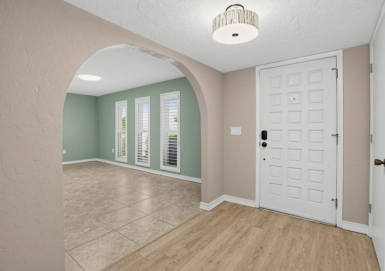 Charming 3BR/2BA House with Pool in Sarasota — Photo 2