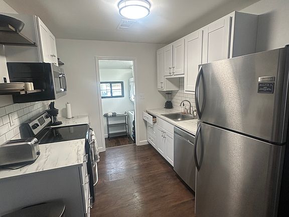 4th image of 1416 Vesta Ave #A