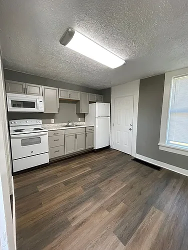 10 Grant St Photo 1